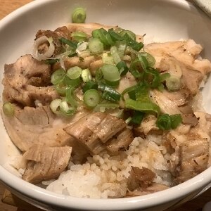 チャーシュー丼